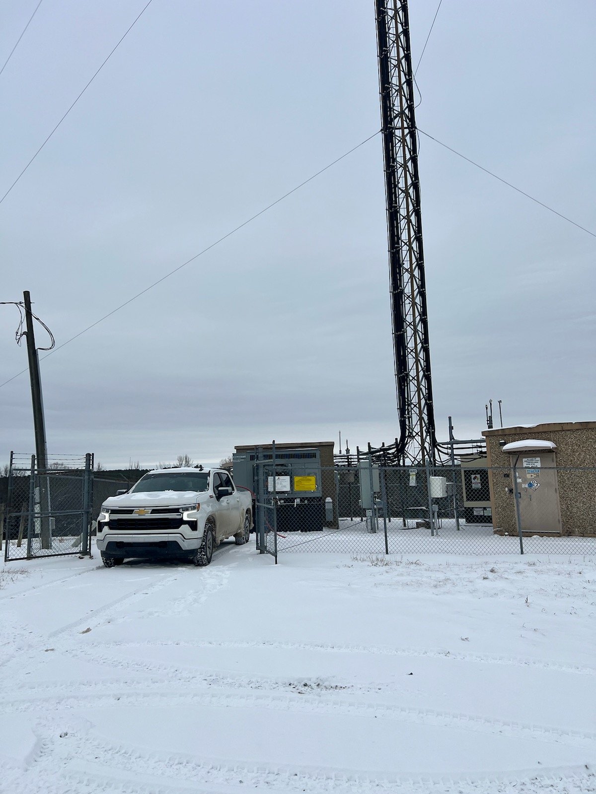 Fueling Remote Cell Towers: Emergency Diesel Delivery with 4×4 Access